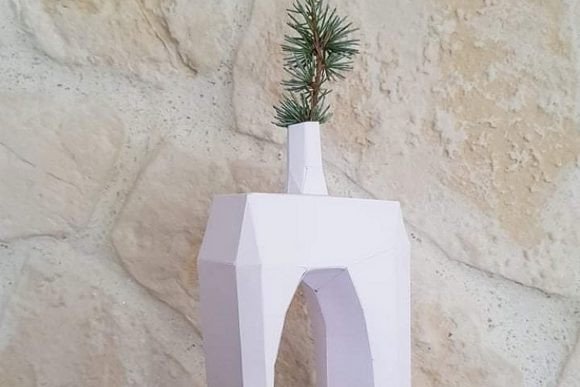 Holy Long Paper Vase: A 3D SVG Graphic for Elegant Blog and Editorial Design